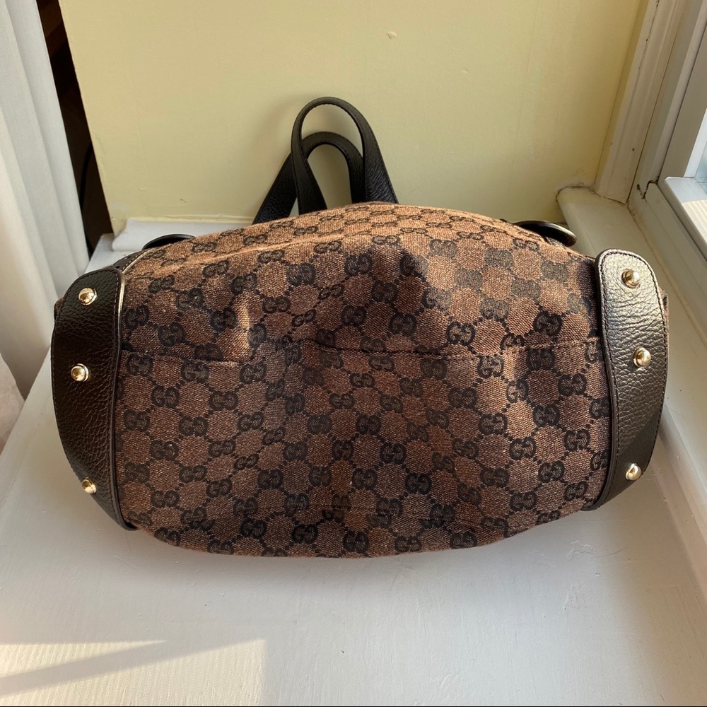 Gorgeous GUCCI handbag w/ original dustbag - Picture 3 of 5